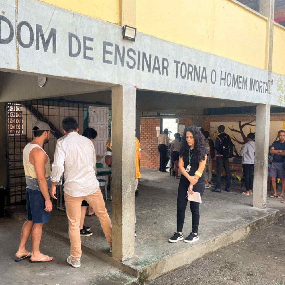 BH: eleições começam com movimento tranquilo na Pampulha