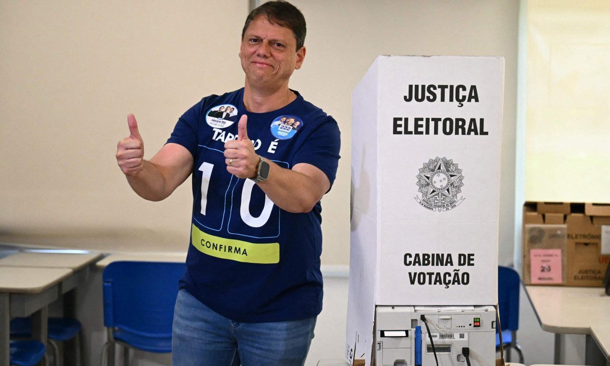 Tarcisio de Freitas é reeleito governador de São Paulo - (crédito: Luis Robayo/AFP)