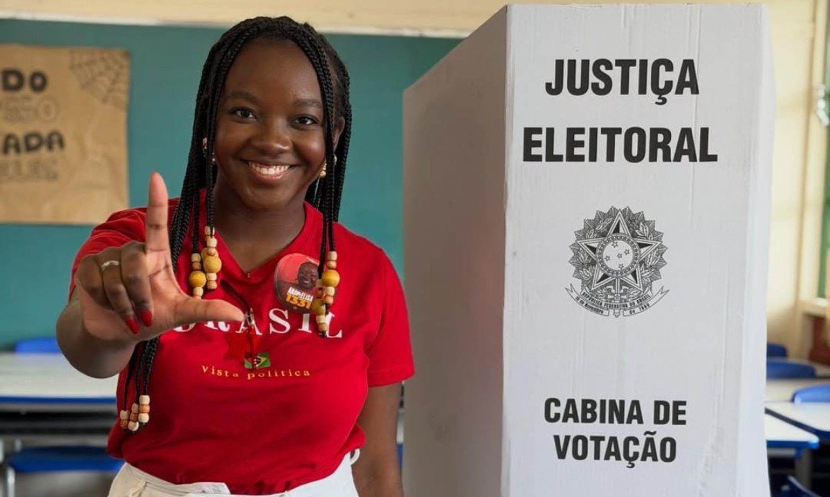 Aos 21 anos, a petista Ana Elisa é eleita a deputada federal mais jovem por Minas Gerais
- (crédito: Redes sociais/ @anaelisast)