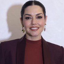 Thais Fersoza vira alvo de ‘haters’ após publicar foto usando vermelho - Instagram/ Reprodução