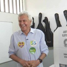 Caiado vota em Goiás e exalta legado de mais de 40 anos de vida pública