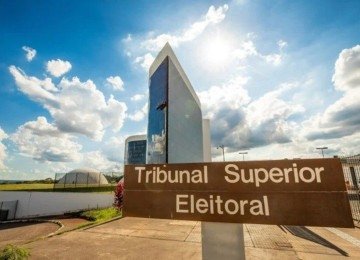 O domicílio eleitoral não corresponde necessariamente ao endereço de residência do eleitor. Segundo o Tribunal Superior Eleitoral (TSE), trata-se do município com o qual a pessoa mantém vínculo familiar, profissional, patrimonial, comunitário ou afetivo e onde está inscrita para votar. É nesse município que o eleitor recebe um número de zona e seção eleitoral e onde, em regra, deve comparecer às urnas no dia da eleição. A escolha ou alteração desse domicílio deve obedecer aos prazos estabelecido -  (crédito: Luiz Roberto/TSE)