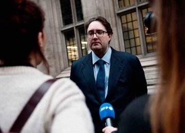 O advogado Tom Goodhead, que integrava a equipe que levou o caso dos atingidos de Mariana Ã  JustiÃ§a inglesa, deixou o escritÃ³rio em meio a acusaÃ§Ãµes de uso indevido de verbas e se associou a outro, indicado por representantes das vÃ­timas para passar a defendÃª-las -  (crédito: BENJAMIN CREMEL/AFP â?? 21/10/2024)