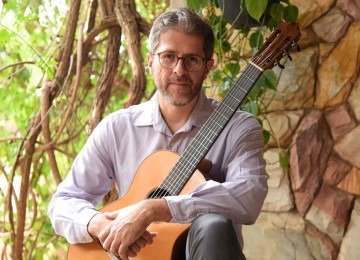 Coordenador do colóquio, o violonista Victor Vale se apresenta hoje, tocando três valsas 'de diferentes universos estéticos', conforme diz -  (crédito: gladyston rodrigues/em.d.a.press)