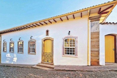 A histórica Casa Santo Estevão, no Centro de Mariana, abrigará peças que ficarão na reserva técnica criada juntamente com laboratório de conservação e restauro

 -  (crédito: Gabrielly Azevedo/Arquidiocese de Mariana/Divulgação)