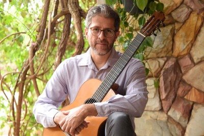Coordenador do colóquio, o violonista Victor Vale se apresenta hoje, tocando três valsas 'de diferentes universos estéticos', conforme diz -  (crédito: gladyston rodrigues/em.d.a.press)