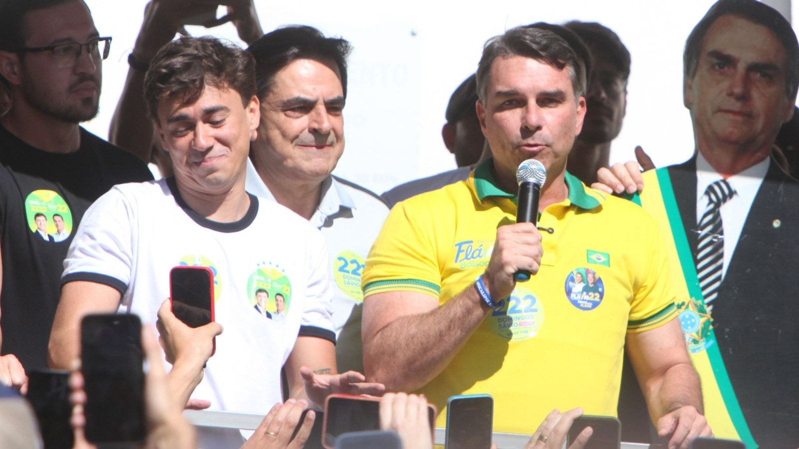 Fl&aacute;vio Bolsonaro e Nikolas Ferreira em campanha -  (crédito: Edesio Ferreira/EM/D.A.Press. Brasil)