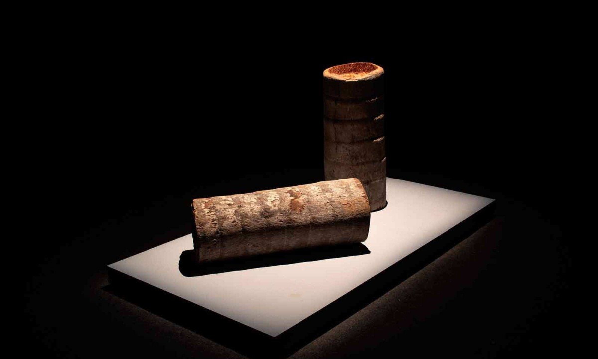 A mostra reúne aproximadamente 80 obras produzidas por 21 artistas, entre elas, instalação sonora criada por Iggor Cavalera, em parceria com Raven Chacon, Laima Leyton e membros da comunidade Etenhiritipa Xavante, da aldeia Wederã, no Mato Grosso - (crédito: Natt Fejfar/Divulgação)