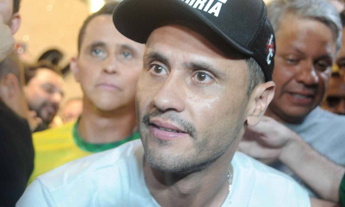Cleitinho especializou-se em apontar falhas na administração pública, mas, agora, ele muda de lado para ser o chefe do estado -  (crédito: Alexandre Guzanshe/EM/D.A Press)