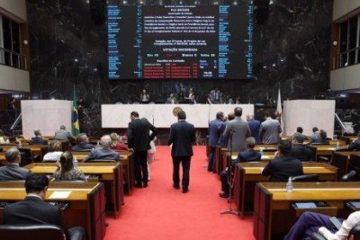 Acompanhamento das vota&ccedil;&otilde;es em plen&aacute;rio &eacute; uma das ferramentas da Assembleia Legislativa de Minas Gerais para fiscalizar a atua&ccedil;&atilde;o dos deputados -  (crédito: Willian Dias/ALMG)
