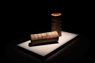 A mostra reúne aproximadamente 80 obras produzidas por 21 artistas, entre elas, instalação sonora criada por Iggor Cavalera, em parceria com Raven Chacon, Laima Leyton e membros da comunidade Etenhiritipa Xavante, da aldeia Wederã, no Mato Grosso -  (crédito: Natt Fejfar/Divulgação)