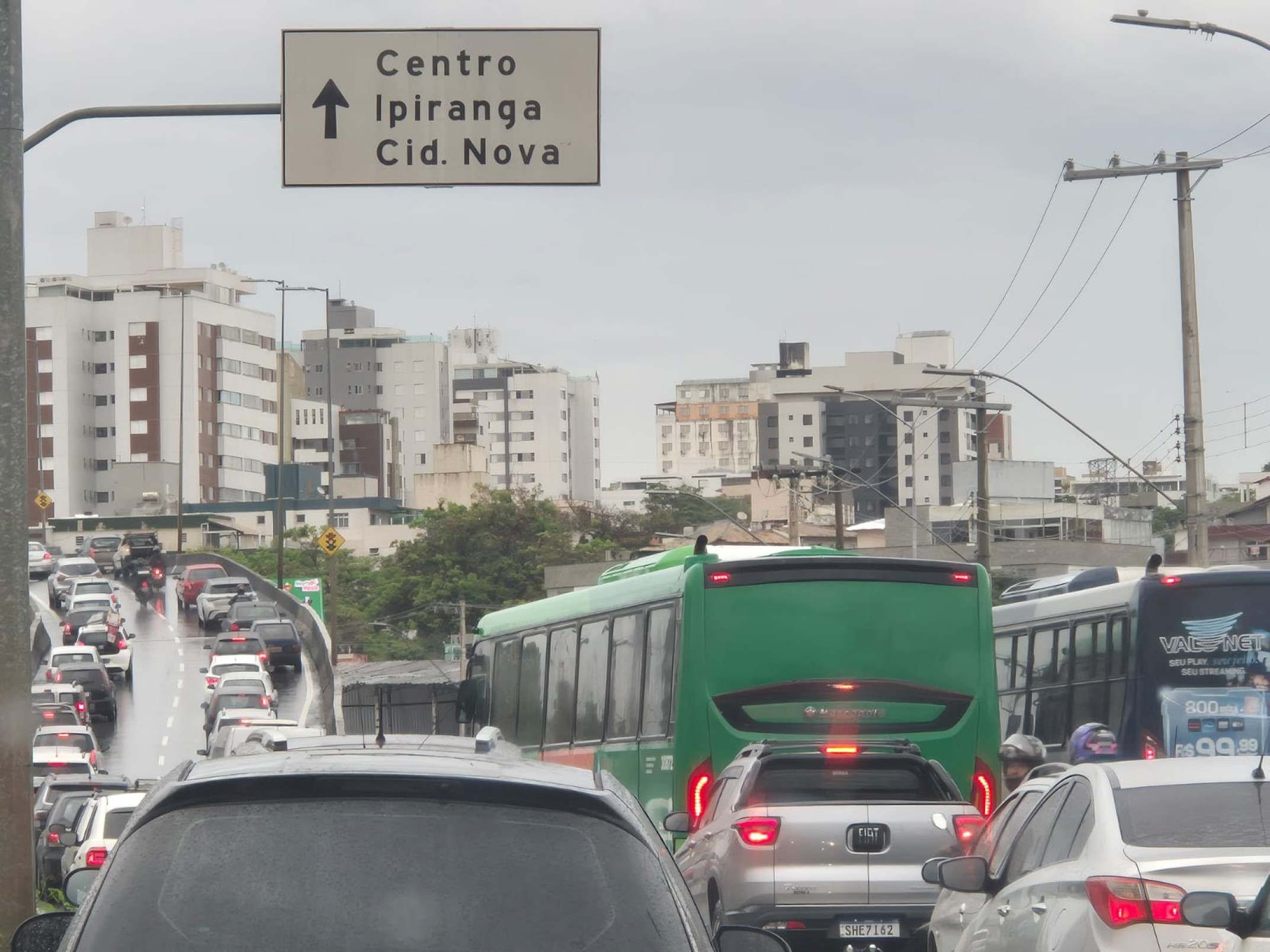 BH tem dia de chuva e risco de temporais nesta segunda-feira (5/10)