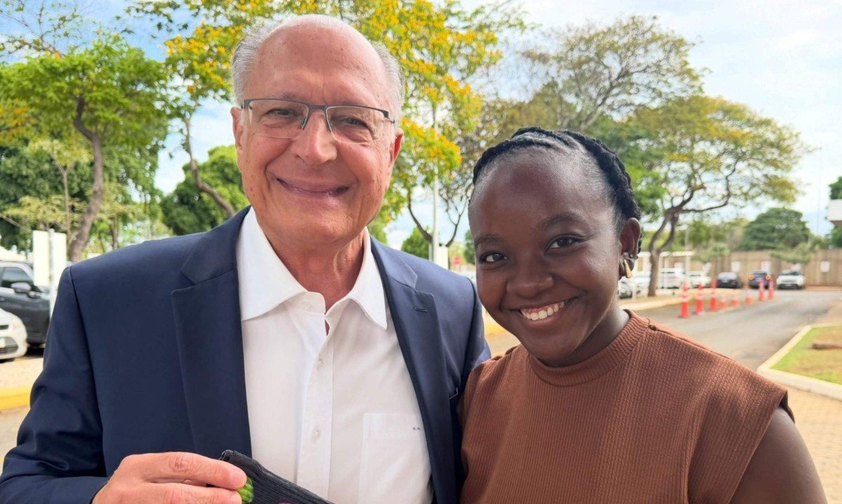 Alckmin e Ana Elisa posaram para foto em Brasília - (crédito: Reprodução/Instagram)