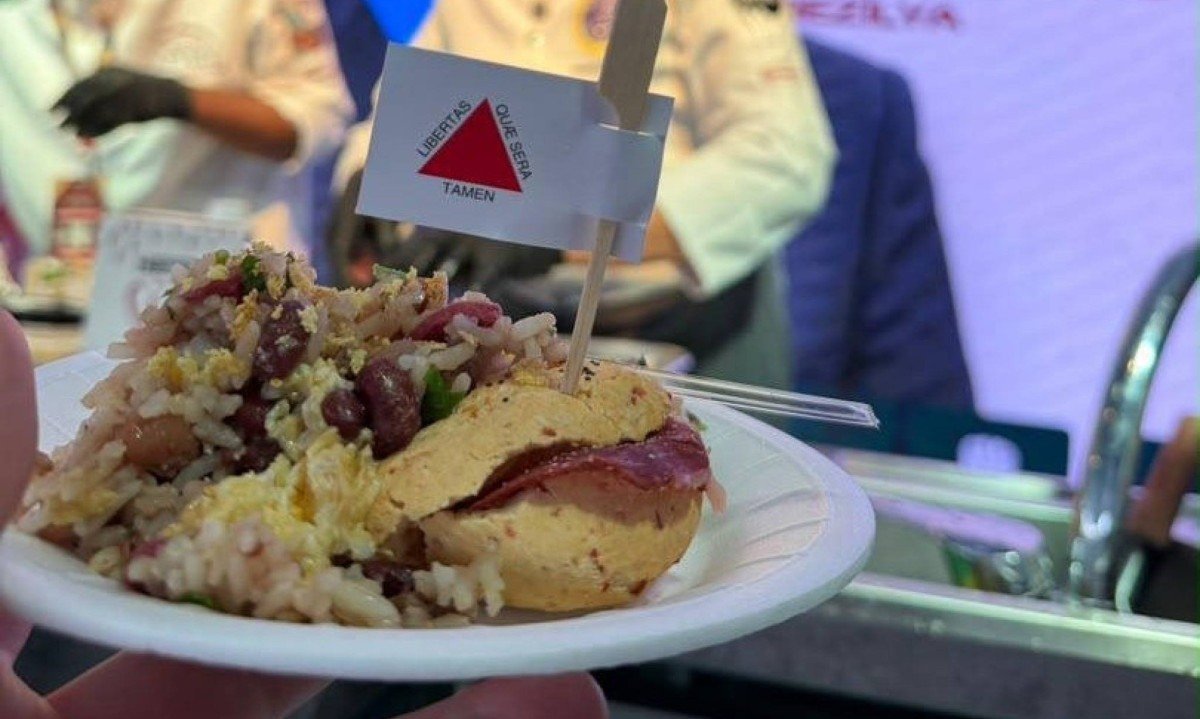 Bandeira de Minas estampou os pratos das mais de 300 pessoas que estiveram na cozinha show ministrada por Edson Puiati - (crédito: Gastro Afyon/Divulgação )