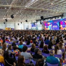 Congresso Internacional de Felicidade reúne 2,5 mil pessoas - DINO