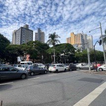 Sinal em flash dá ‘nó’ no trânsito na Área Hospitalar de BH - Edésio Ferreira/EM/D.A.Press