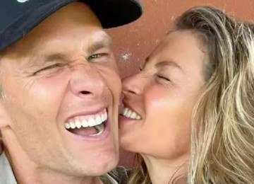 Gisele B&uuml;ndchen e Tom Brady em registro de momentos felizes, enquanto a mat&eacute;ria aborda os desdobramentos de seu div&oacute;rcio e novos caminhos -  (crédito: Redes sociais)
