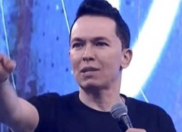 Pastor da Igreja Batista da Lagoinha relata que beijou boca da filha: 'Mulherão'. 'Eu peguei minha filha um dia. Dei beijo nela, falei que a amava. Ela passava, e eu falava: 'Nossa, que mulherão. Ai se eu te pego', disse o pastor Lucinho. -  (crédito: Reprodução)