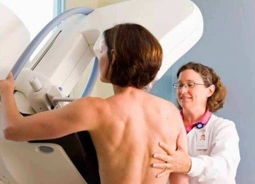 Exame de mamografia é fundamental, pois detecta lesões mínimas que podem se transformar em câncer -  (crédito: Novant Health/Reprodução)