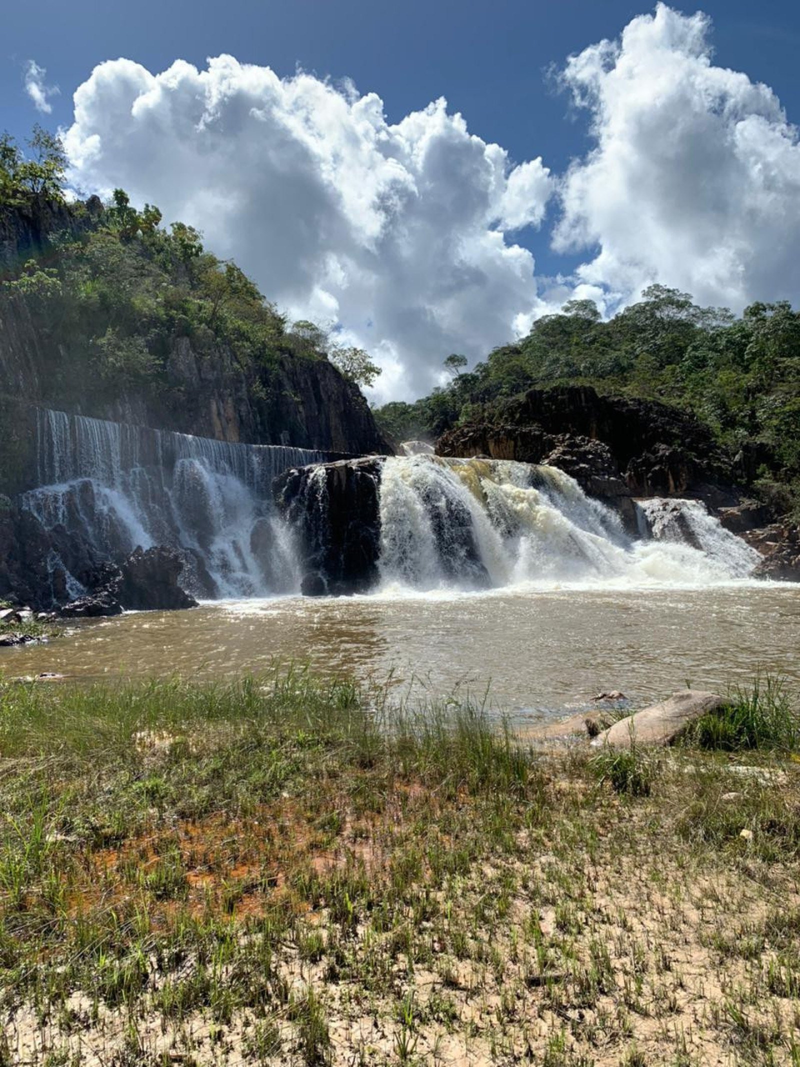 Para quem gosta de natureza, Datas oferece alternativas que combinam montanha, ba e forma&ccedil;&otilde;es rochosas. A Cachoeira de Cubas &eacute; uma das mais procuradas