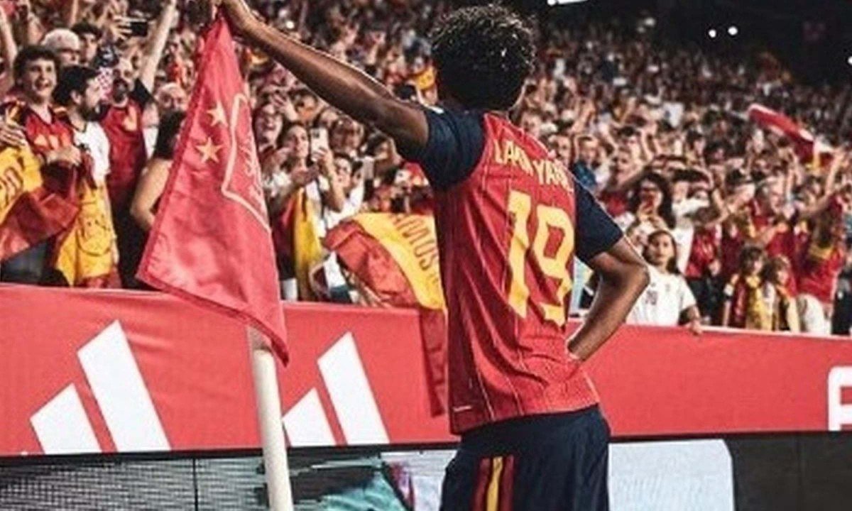 Astro do Barcelona revela inspiração em ídolo do Cruzeiro e compara Yamal com Neymar - (crédito: No Ataque Internacional)
