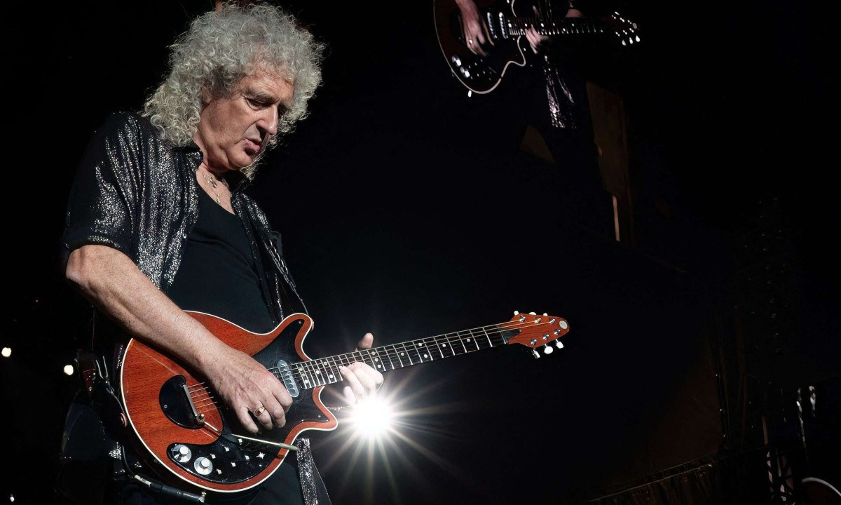 Brian May, guitarrista do Queen, busca novos formatos de show ao decidir encerrar as turnês da banda - (crédito: SUZANNE CORDEIRO / AFP)