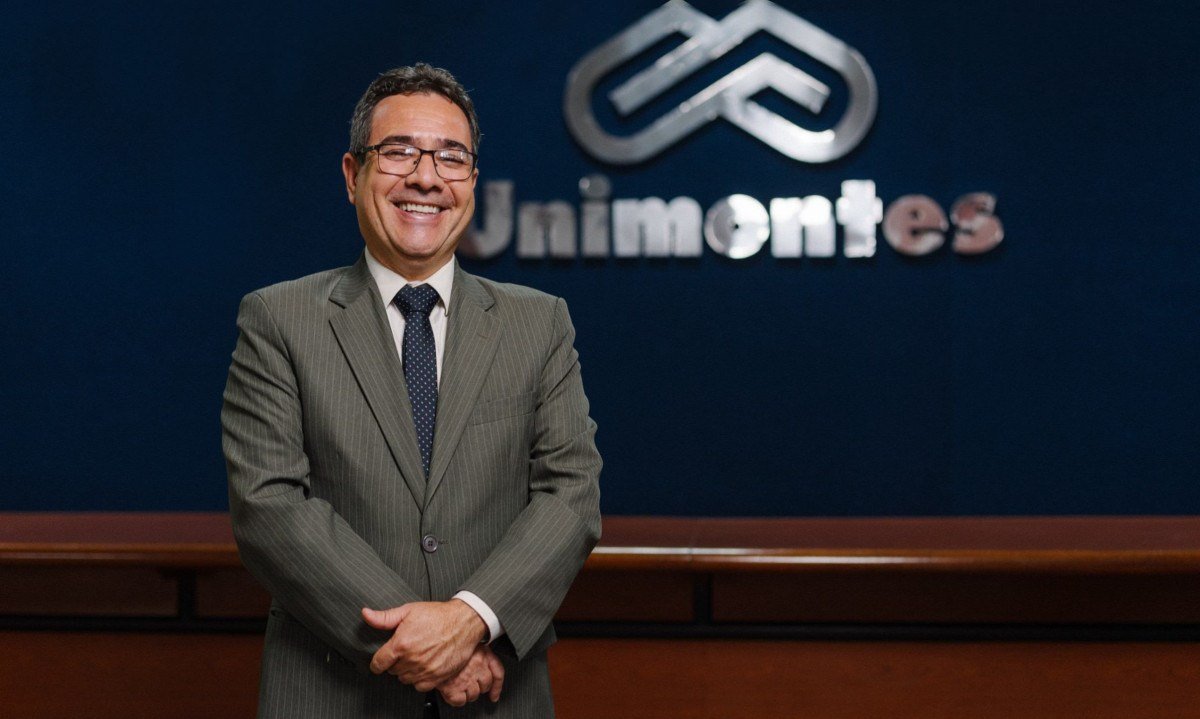 Wagner de Paulo Santiago foi nomeado para o segundo mandato como reitor da Unimontes após obter 80,6% dos votos na eleição da instituição - (crédito: Neto Macedo/divulgação)