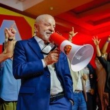 Atrás de Flávio Bolsonaro, Lula admite falhas na campanha e avalia mudanças - Tupi