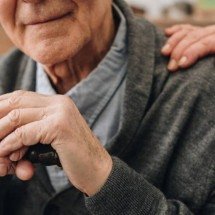 Oncogeriatra do Sírio-Libanês alerta para sinais de câncer em idosos que famílias normalizam como envelhecimento natural - Tupi