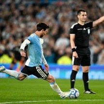 Messi se despede da seleção e a bola e o mundo ficam mais tristes - Luis ROBAYO/AFP