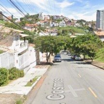 Ladrões rendem moradores e roubam casa durante manutenção de portão em BH - Reprodução/Google Street View