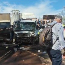 BR-040: 8 vítimas são resgatadas em engavetamento: 3 em estado grave - Corpo de Bombeiros/Divulgação