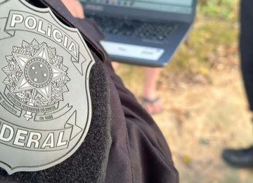 A Polícia Federal cumpre sete mandados de prisão preventiva e 18 de busca e apreensão contra um grupo acusado de ligações com facção criminosa -  (crédito: PF / Divulgação)