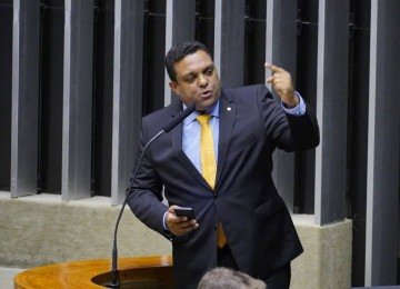 Deputado e pastor evangélico afirmou que centrão quer eleger Flávio, pois o senador 'faz parte do esquema' -  (crédito: Pablo Valadares/Câmara dos Deputados)