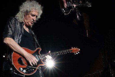 Brian May, guitarrista do Queen, busca novos formatos de show ao decidir encerrar as turn&ecirc;s da banda -  (crédito:  SUZANNE CORDEIRO / AFP)