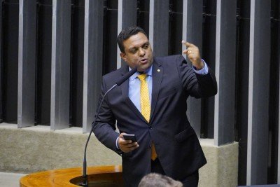 Deputado e pastor evangélico afirmou que centrão quer eleger Flávio, pois o senador 'faz parte do esquema' -  (crédito: Pablo Valadares/Câmara dos Deputados)