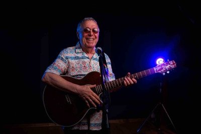 Luiz Carlos S&aacute; assume o protagonismo, depois de fazer hist&oacute;ria no rock rural ao lado de Guarabyra e de Z&eacute; Rodrix, morto em 2009 -  (crédito: Marcos Neves/Divulga&ccedil;&atilde;o)