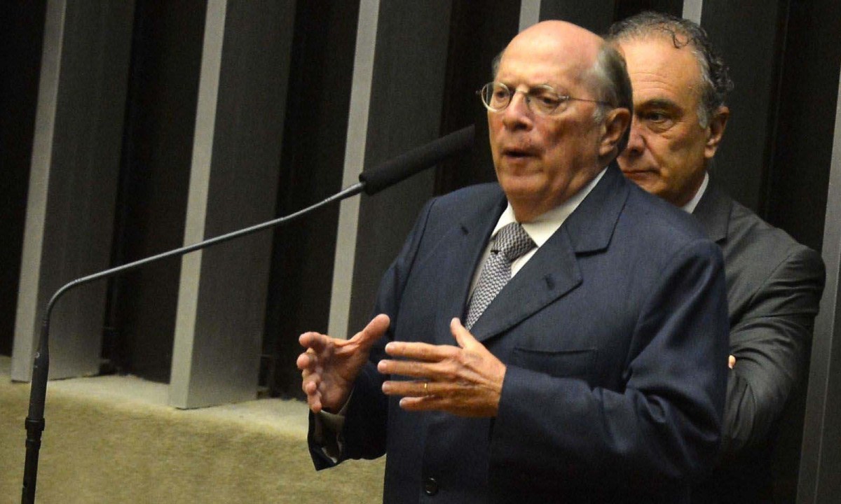 Miguel Reale Junior, autor do impeachment de Dilma, declara apoio a Lula na eleição presidencial, criticando Flávio Bolsonaro - (crédito: Antonio Cruz/Agencia Brasil - 15/04/2016)