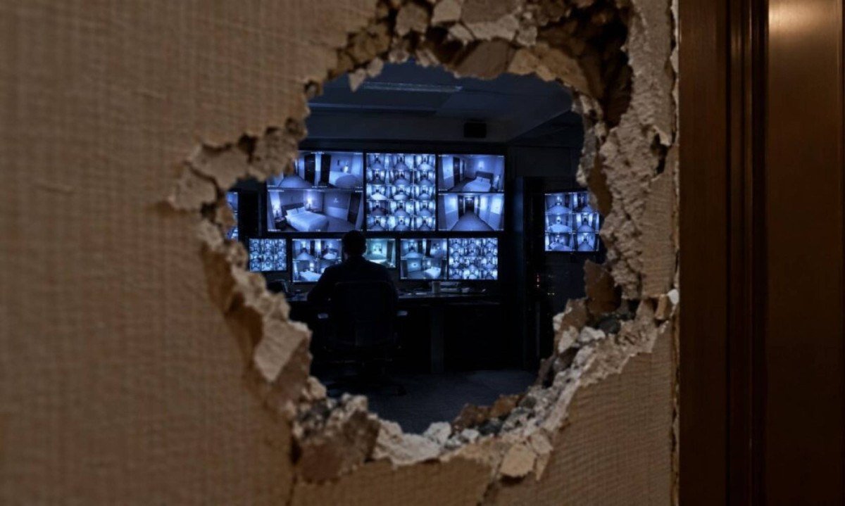 Influencer encontra buraco oculto em quarto de motel e fica aterrorizado ao descobrir o que havia atrás da parede - (crédito: Tupi)