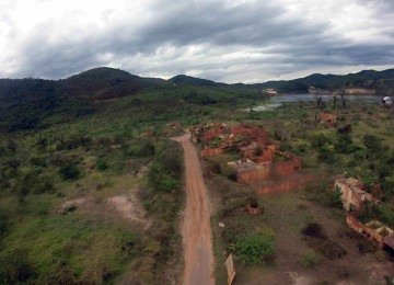Devasta&ccedil;&atilde;o deixada pelo rompimento da Barragem do Fund&atilde;o, em Mariana, destruindo o povoado de Bento Rodrigues -  (crédito: Mateus Parreiras/EM/D.A.Press)