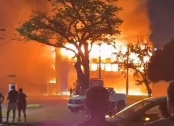 Incêndio na UFPE destrói pesquisas de 20 anos e causa prejuízo de R$ 100 milhões -  (crédito: Tupi)