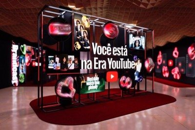 O slogan 'Voc&ecirc; est&aacute; na Era YouTube' em destaque no Brandcast 2026, onde a plataforma apresentou as inova&ccedil;&otilde;es em IA para criadores -  (crédito: Divulga&ccedil;&atilde;o)