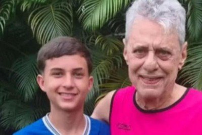 Mãe vai assistir ao filho jogar bola no condomínio e descobre que o 'Seu Chico' das peladas era Chico Buarque -  (crédito: Tupi)