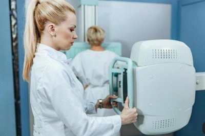 Mamografia permite identificar alterações ainda muito pequenas, muitas vezes antes de aparecer qualquer sinal ou sintoma -  (crédito: Magnific)