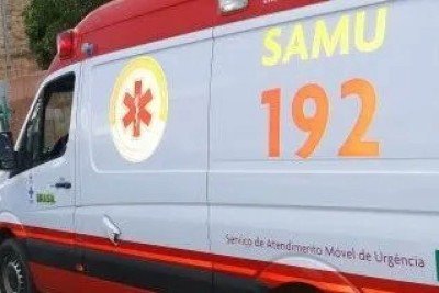 Equipe de socorristas do Samu tentou reanimar vitima de descarga elétrica, que não resistiu. -  (crédito: Samu/divulgação)