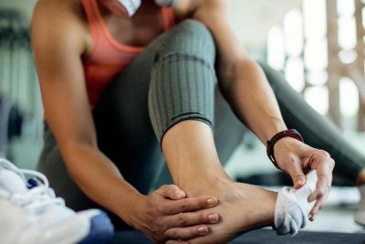 Inchaço e dor que surgem de maneira inesperada, principalmente em apenas uma das pernas, merecem atenção -  (crédito: Magnific)