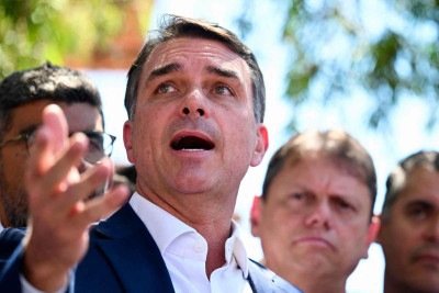 No primeiro turno, realizado no domingo, 4, Flávio Bolsonaro obteve 47,03% dos votos válidos; Lula, 45,16%. -  (crédito: Evaristo Sa/AFP)