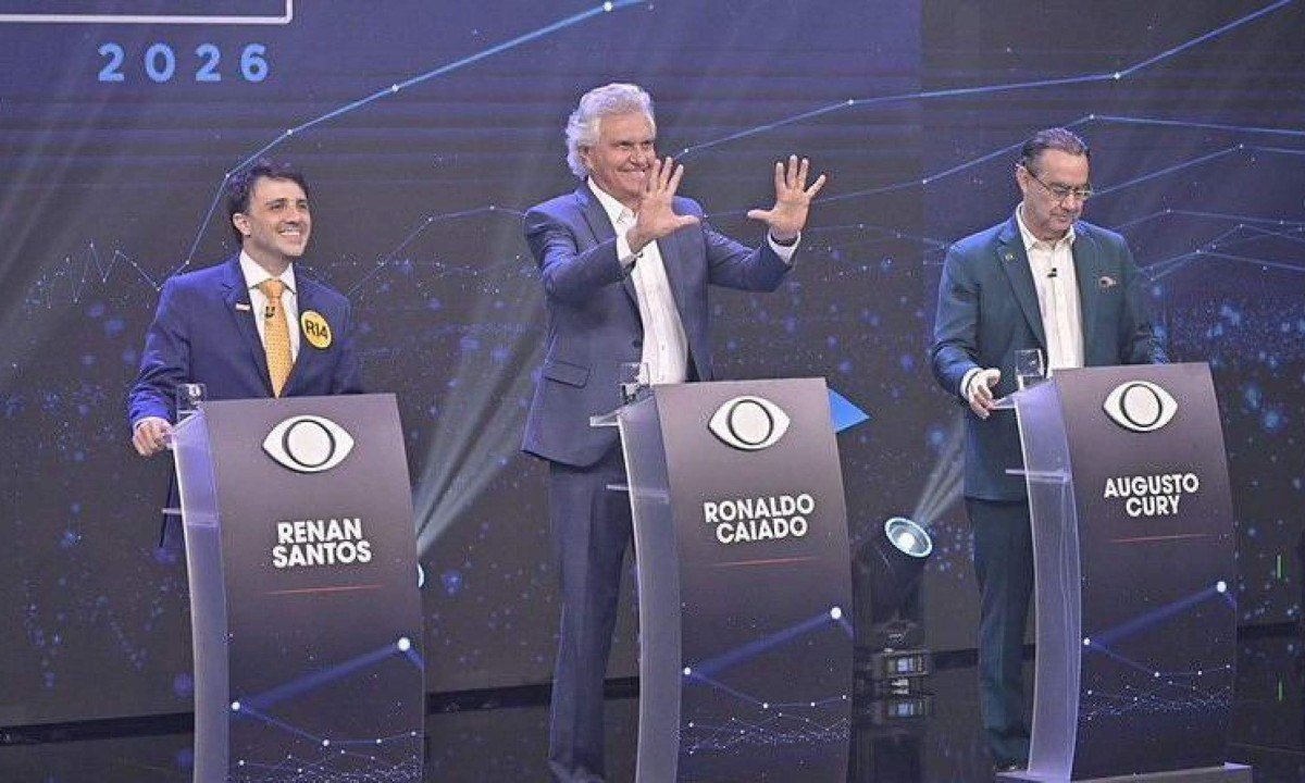 Cila Schulman, do grupo Ideia, avalia que a migração de votos entre o primeiro e segundo turno tende a favorecer Flávio Bolsonaro (esq.) - (crédito: EPA/Shutterstock e Reuters)