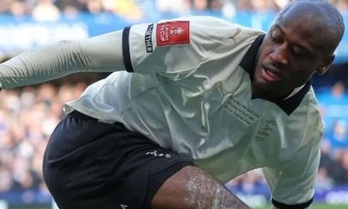 Atacante da Premier League é multado por envolvimento em 61 apostas - (crédito: No Ataque Internacional)