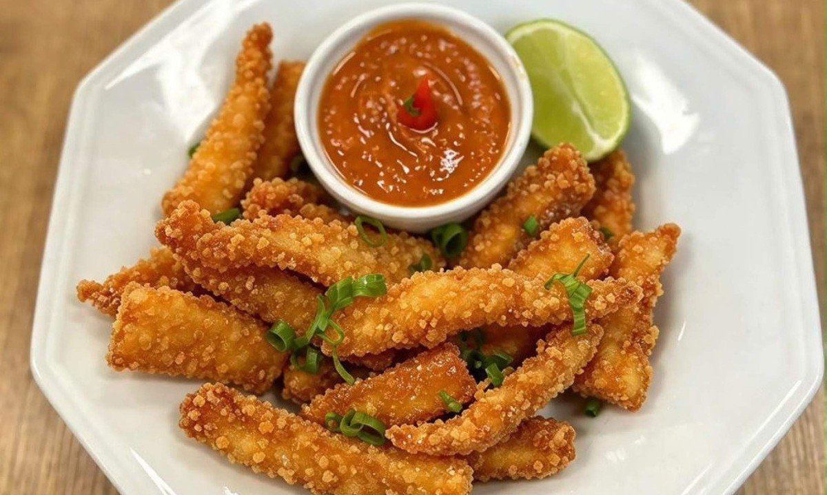 Fil&eacute; de pirarucu do norte, crosta de minas e molho de ervas secas do restaurante Peixe Frito